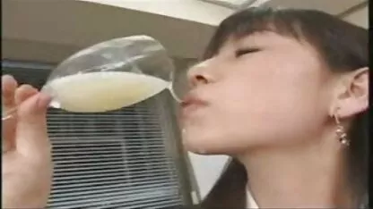 美しい女の子は個人的に学校の長によって処罰されました 動画 サンプル 女性