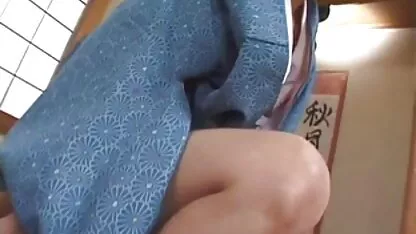 タバコを吸う男は、両方の棒を投げました 女 無料 av