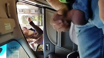 庭で三人組で自分をふける エロ 女 教師 動画